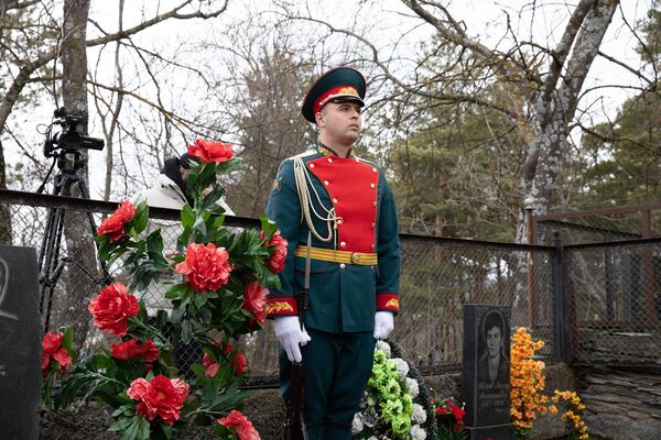 Митинг посвященный годовщине Ередской трагедии - Sputnik Южная Осетия