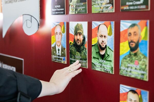 Открытие стенда посвященного воинам павшим в СВО - Sputnik Южная Осетия