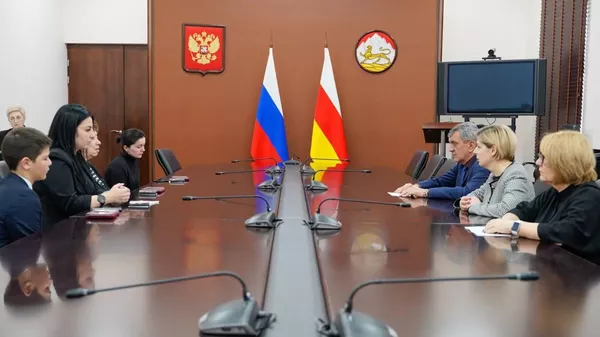 Глава Северной Осетии Сергей Меняйло передал ордена Мужества семьям добровольцев батальона Алания, погибших на СВО - Sputnik Южная Осетия