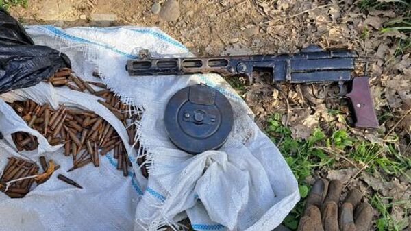 Оружие и боеприпасы, найденные в Знаурском районе РЮО  - Sputnik Южная Осетия