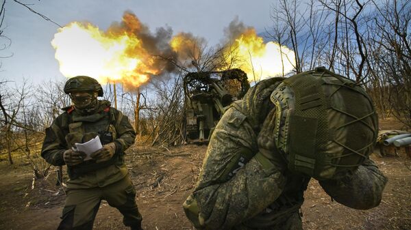 Российские военные ведут огонь из орудия Гиацинт-С в зоне СВО. Архивное фото  - Sputnik Южная Осетия