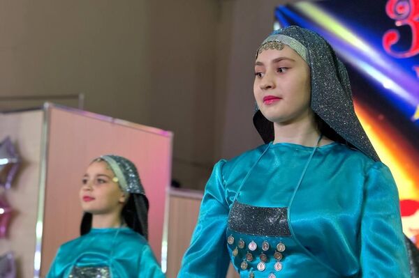 Звонкие нотки: в ДДТ в Цхинвале прошел республиканский фестиваль детской песни  - Sputnik Южная Осетия