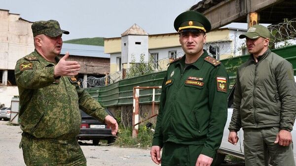 Врид министра обороны РЮО проверяет выполнение текущих задач - Sputnik Южная Осетия