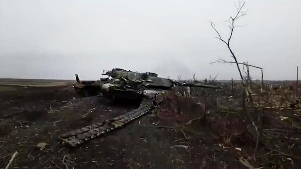Подбитый под Авдеевкой танк Abrams - Sputnik Южная Осетия