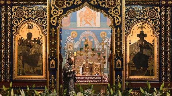 Подготовка к Пасхе в Свято-Успенском мужском монастыре в Красноярске - Sputnik Южная Осетия