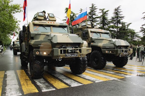 В Цхинвале прошла генеральная репетиция военного парада ко Дню Победы - Sputnik Южная Осетия