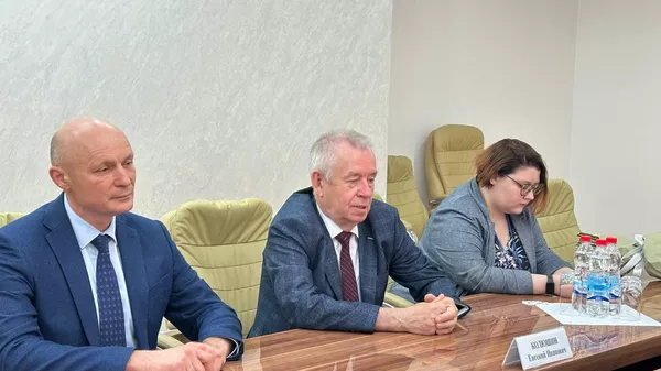 Алан Гаглоев принял делегацию ЦИК России - Sputnik Южная Осетия