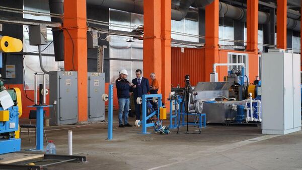 На заводе Кристалл в Северной Осетии наладили производство полых проводников из высокочистой бескислородной меди - Sputnik Южная Осетия