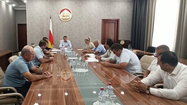 Совещание штаба по контролю за ходом строительства объектов Инвестпрограммы в Южной Осетии - Sputnik Южная Осетия