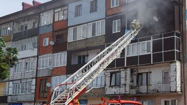  Пожар в многоквартирном доме на проспекте Алана Джиоева в Цхинвале  - Sputnik Южная Осетия