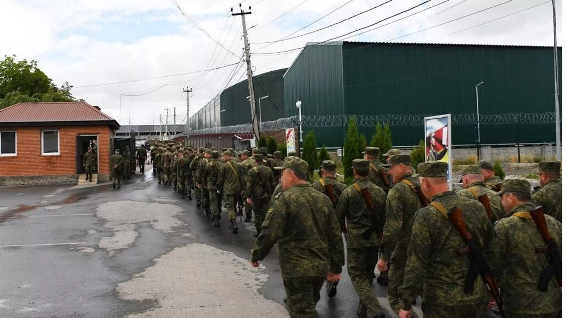 Марш-бросок по пересеченной местности военнослужащих Южной Осетии