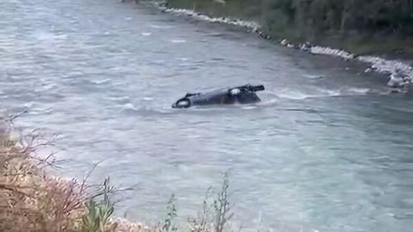 В Южной Осетии автомобиль сорвался в реку Лиахва - Sputnik Южная Осетия