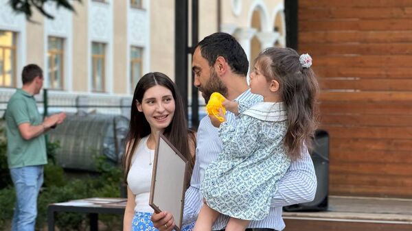 В Цхинвале отметили День семьи, любви и верности - Sputnik Южная Осетия