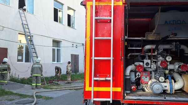 В Цхинвале в здании типографии на втором этаже вспыхнул пожар - Sputnik Южная Осетия