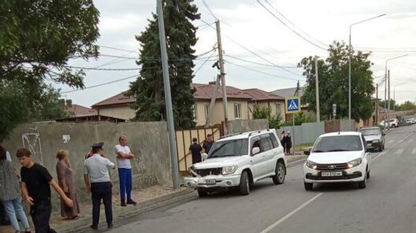 Последствия аварии на улице Братьев Губаевых в Цхинвале  - Sputnik Южная Осетия