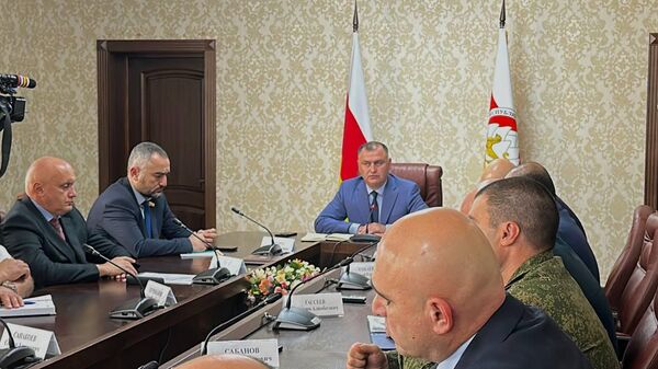 Совещание президента Южной Осетии с силовиками - Sputnik Южная Осетия