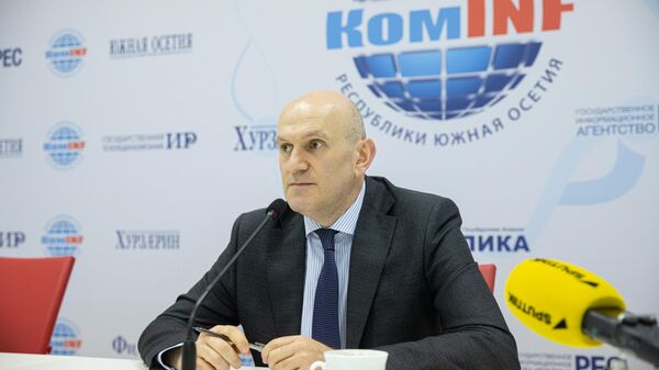 Ахсар Джиоев на пресс-конференции - Sputnik Южная Осетия