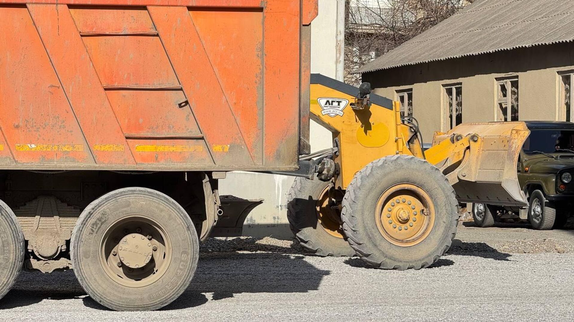 Реконструкция придомовых территорий в Цхинвале - Sputnik Южная Осетия, 1920, 27.04.2026