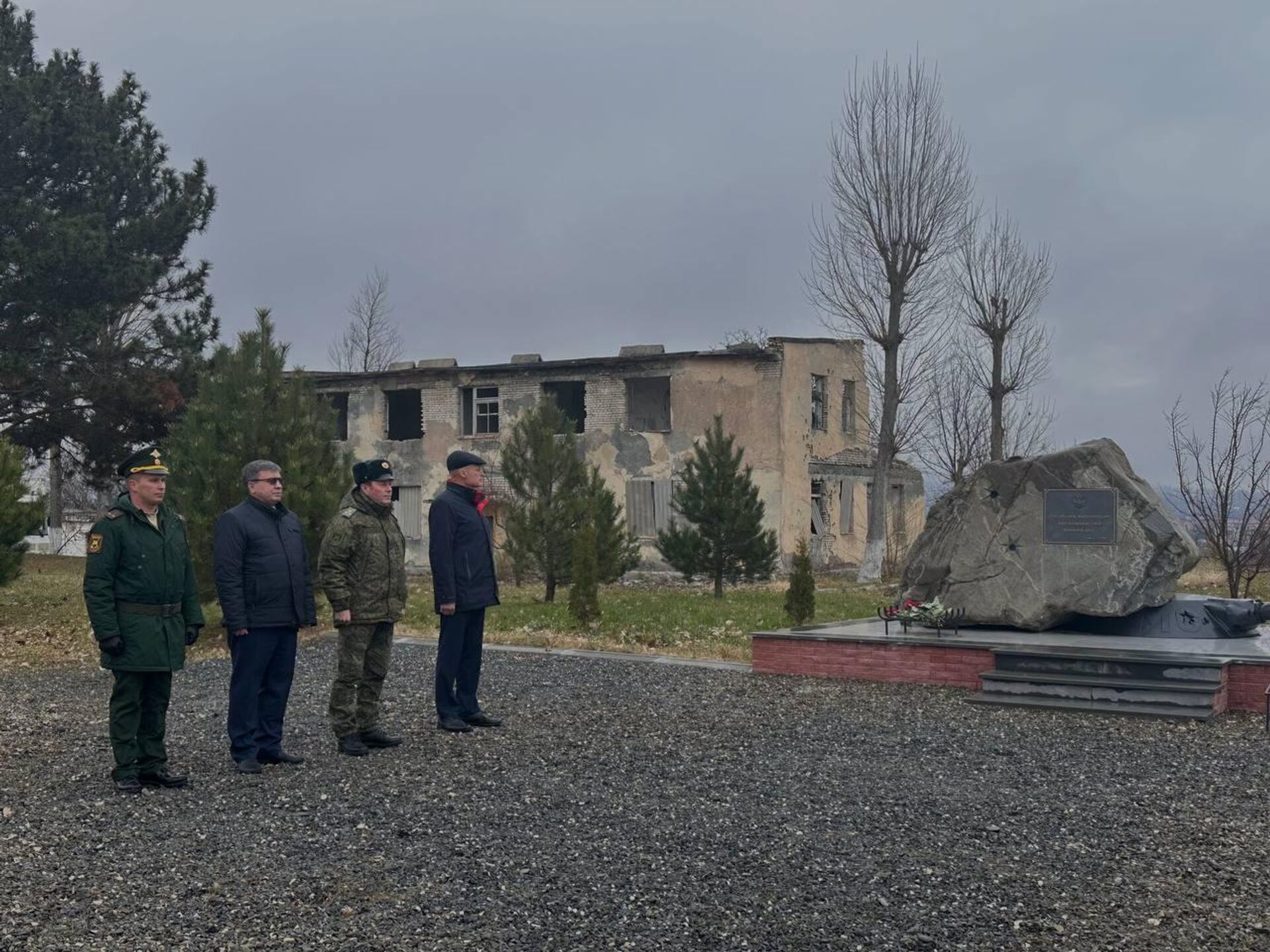 В Цхинвале почтили память Дениса Ветчинова и российских миротворцев, погибших в 2008 году - Sputnik Южная Осетия, 1920, 25.11.2024