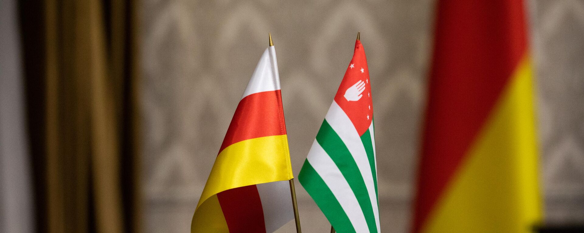 Флаги Южной Осетии и Абхазии - Sputnik Южная Осетия, 1920, 14.05.2025