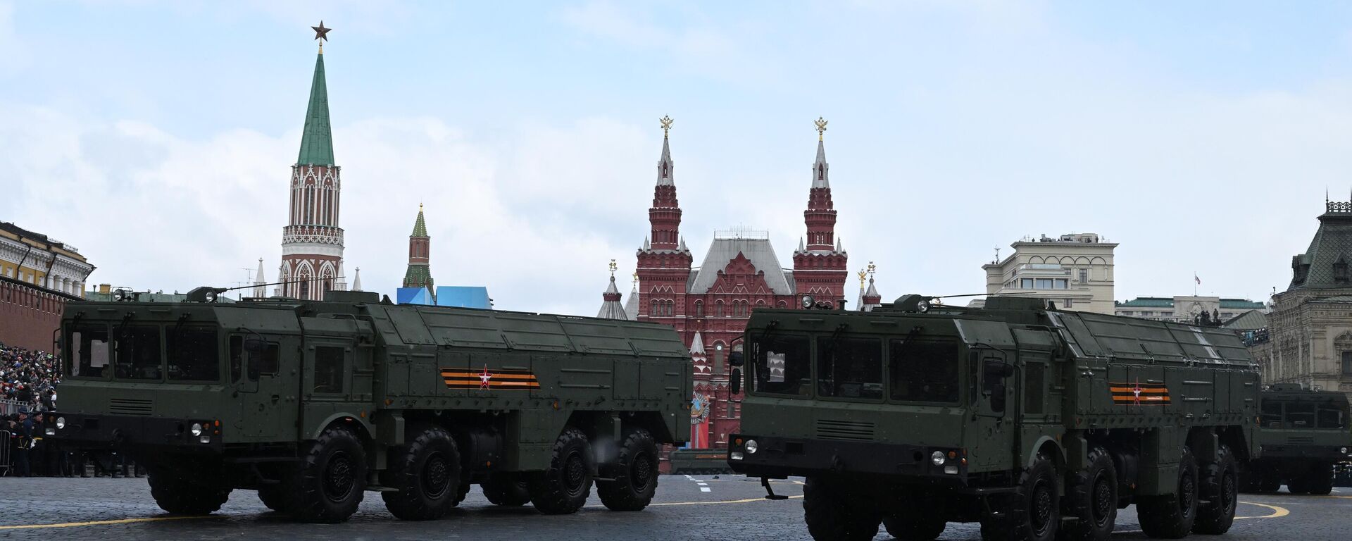 Оперативно-тактические ракетные комплексы Искандер-М на военном параде на Красной площади - Sputnik Южная Осетия, 1920, 30.11.2024