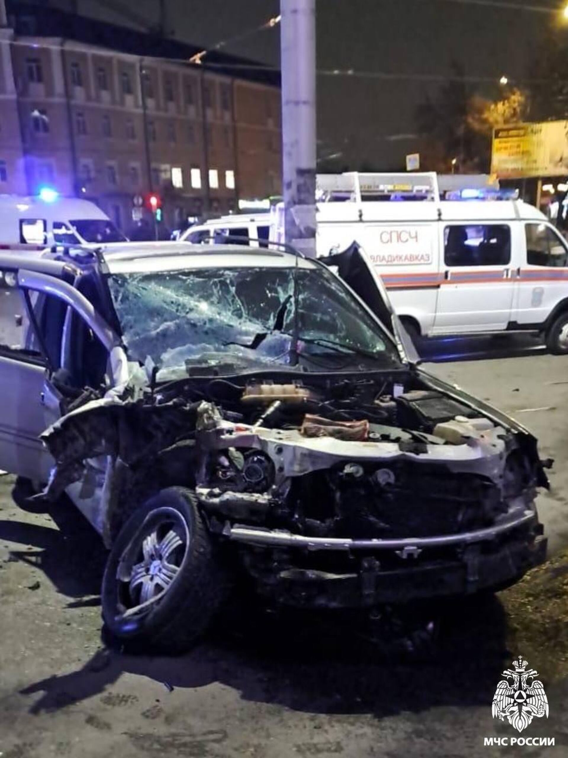 Во Владикавказе при столкновении автомобилей УАЗ Патриот и Мерседес пострадали пять человек - Sputnik Южная Осетия, 1920, 05.12.2024