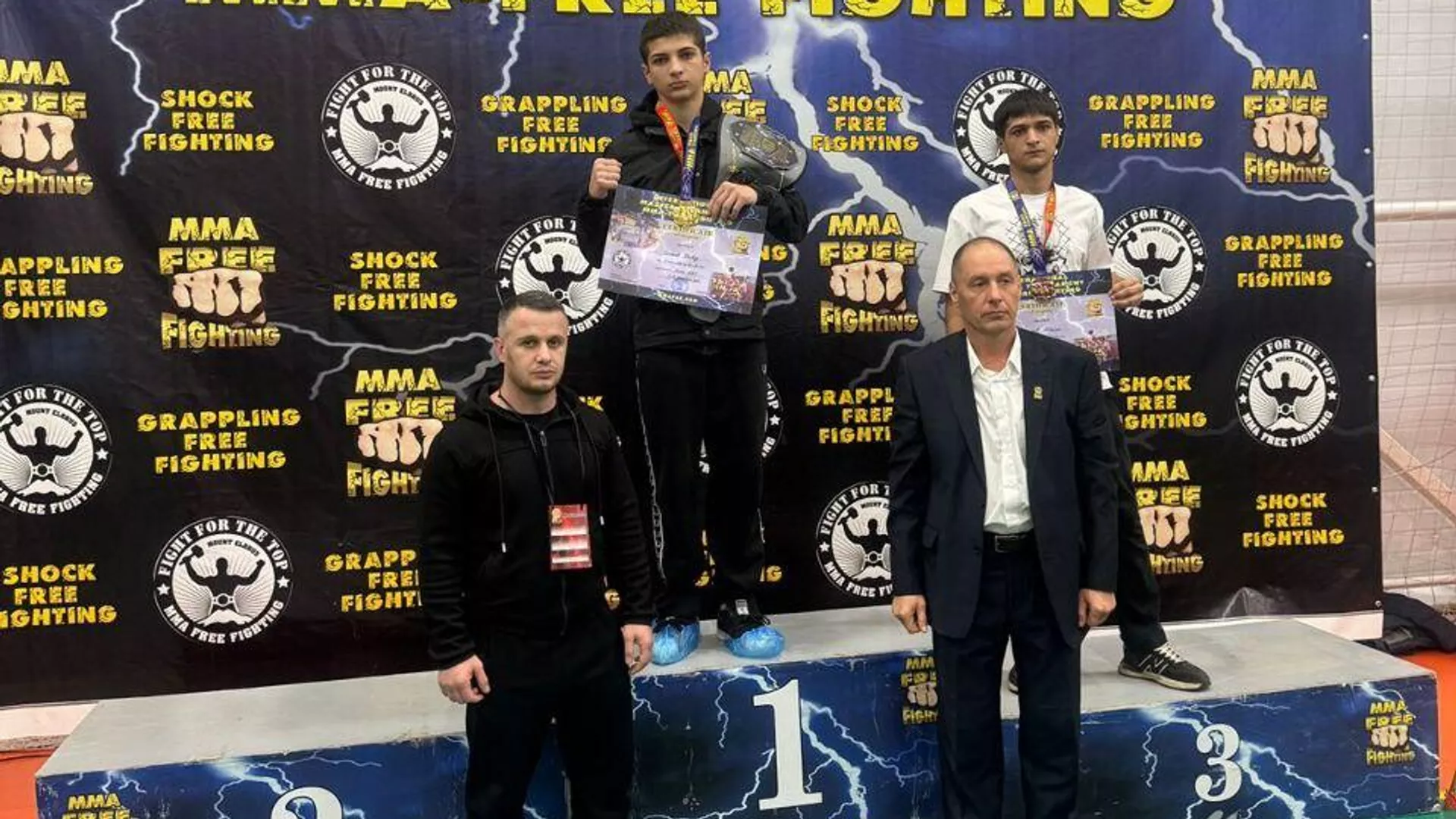 Спортсмены из Южной Осетии на международном турнире по смешанным единоборствам памяти Рустама Камаева Спортсмены из Южной Осетии на международном турнире по смешанным единоборствам памяти Рустама Камаева - Sputnik Южная Осетия, 1920, 08.12.2024
