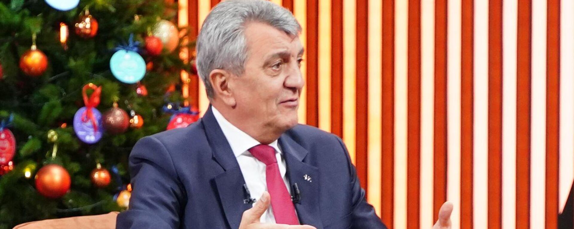Сергей Меняйло ответил на вопросы жителей республики в формате Прямой линии - Sputnik Южная Осетия, 1920, 12.12.2024
