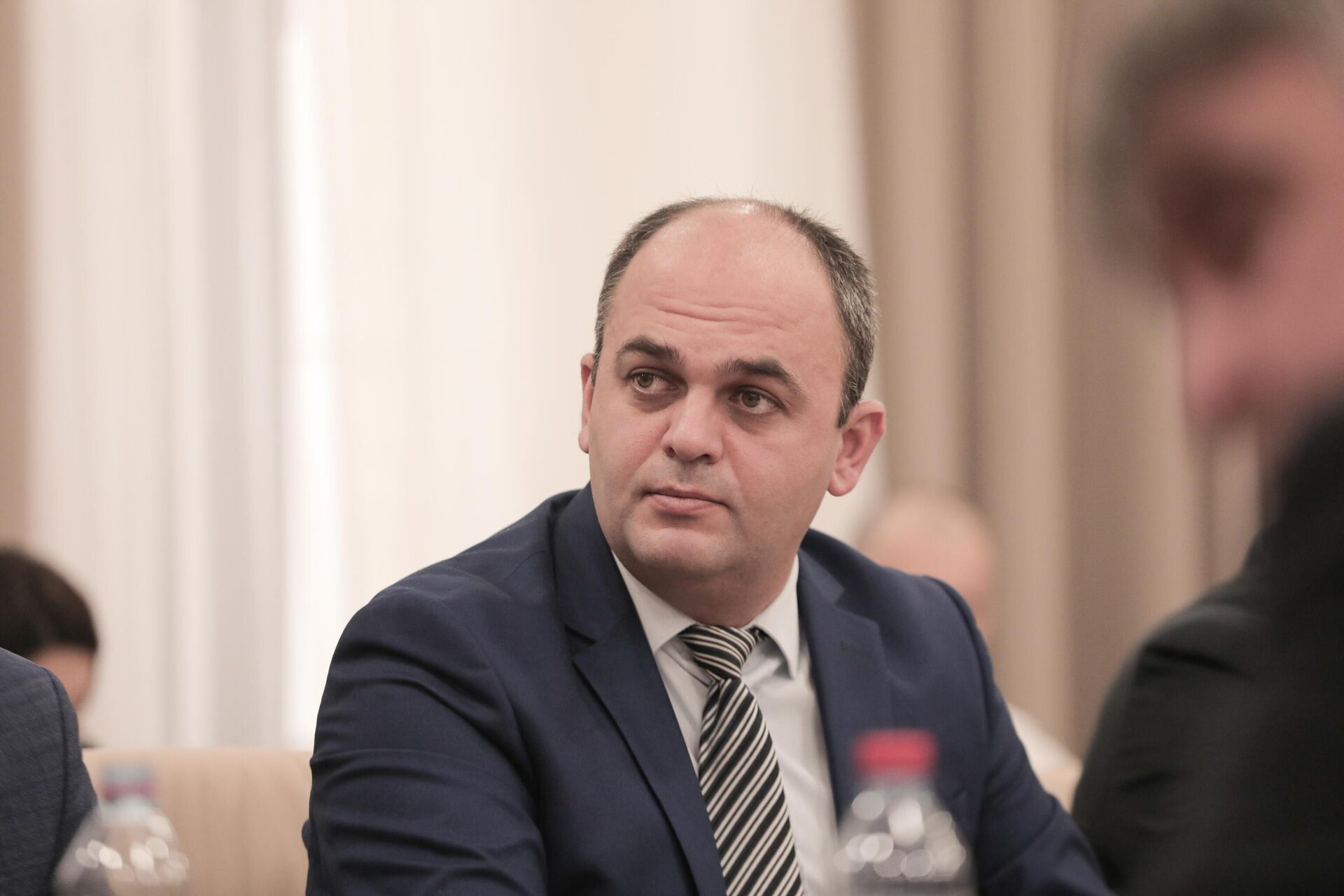 Заседание правительства. Сармат Котаев - Sputnik Южная Осетия, 1920, 18.12.2025