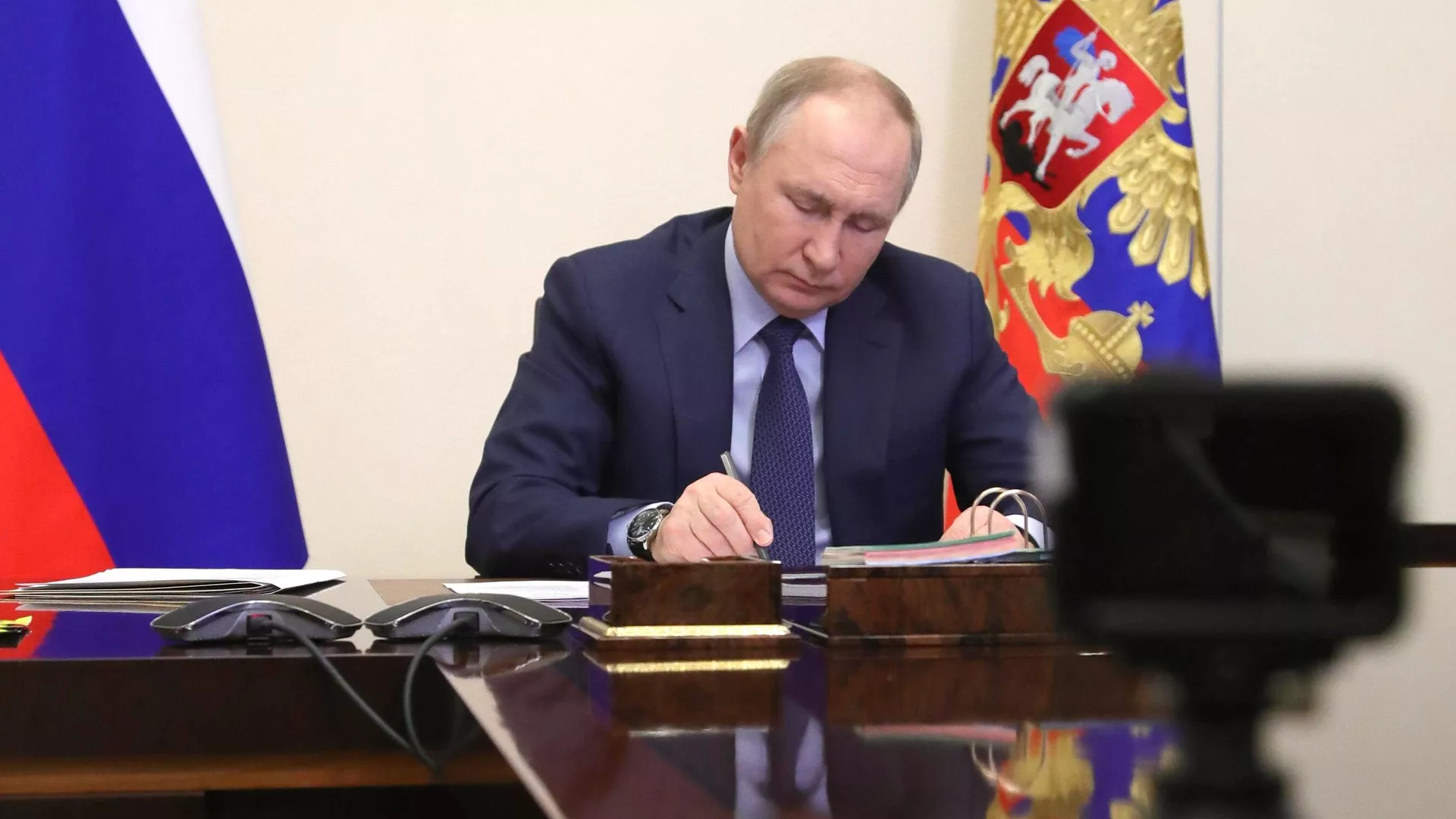 Президент РФ В. Путин встретился с лауреатами премий для молодых деятелей культуры и за произведения для детей и юношества 2021 года Президент РФ В. Путин встретился с лауреатами премий для молодых деятелей культуры и за произведения для детей и юношества 2021 года - Sputnik Южная Осетия, 1920, 03.02.2025