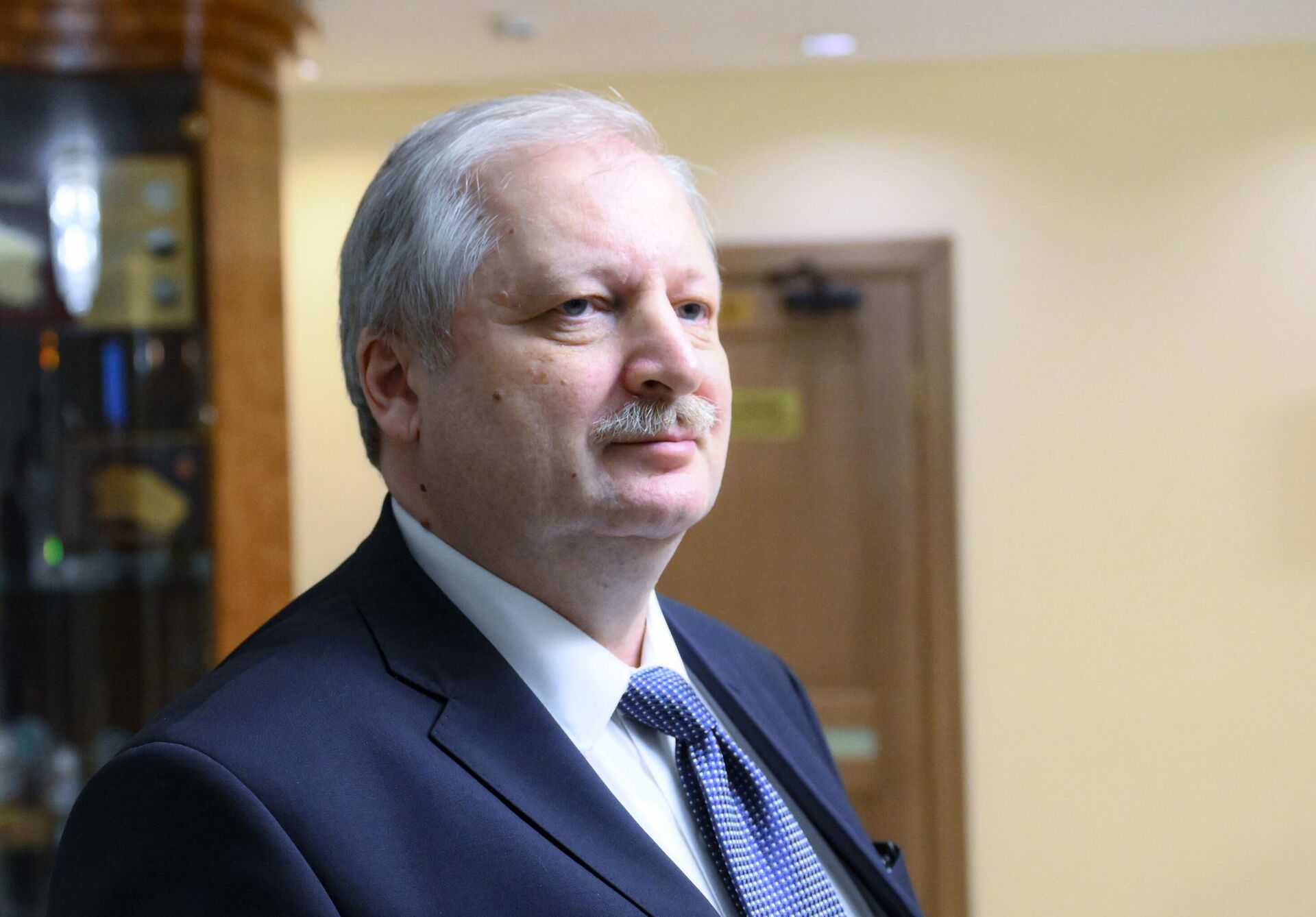 Директор департамента Северной Америки МИД РФ А. Дарчиев в Совете Федерации РФ - Sputnik Южная Осетия, 1920, 08.05.2026