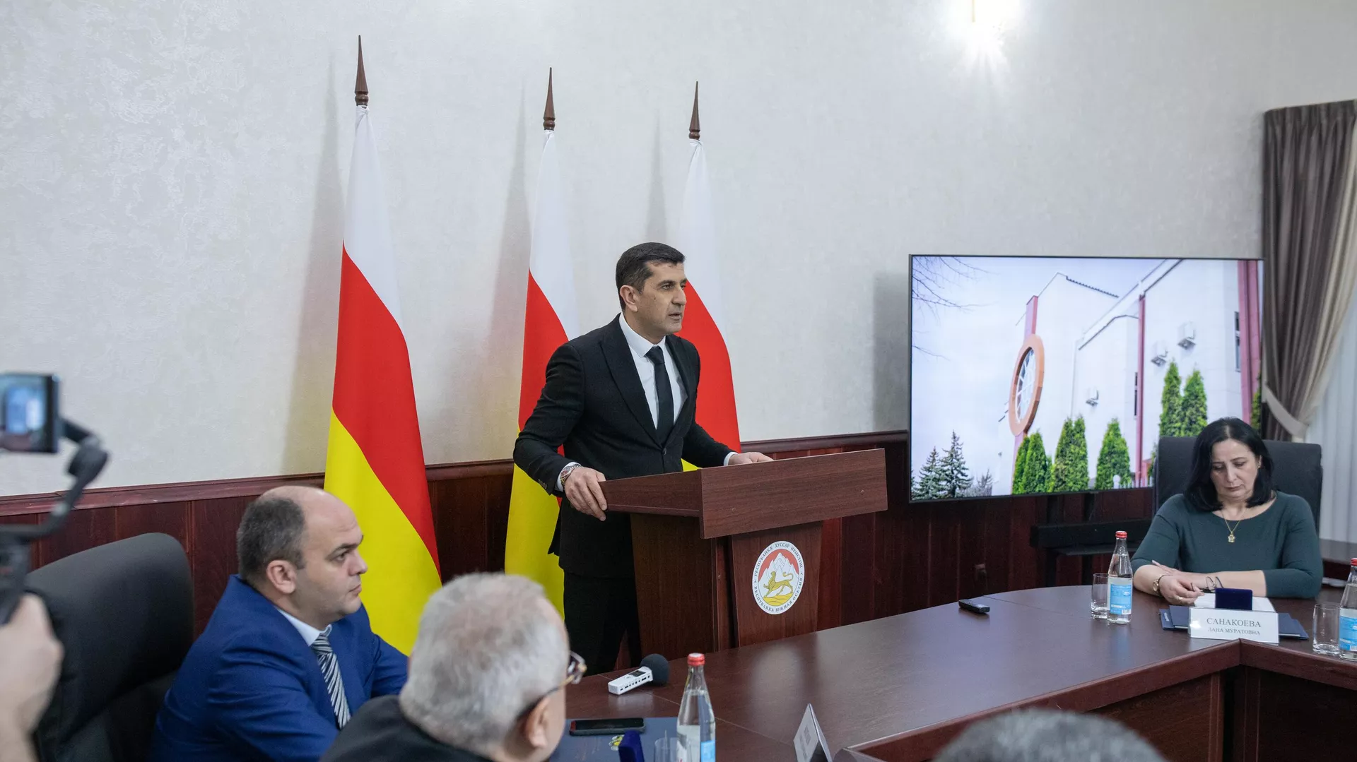 Презентация памятной монеты, посвященной столетию со дня рождения Нафи Джусойты