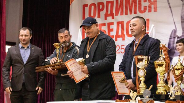 Церемония награждения победителей районного чемпионата в п. Знаур Южной Осетии приуроченного к 80-летию Победы в Великой Отечественной войне - Sputnik Южная Осетия