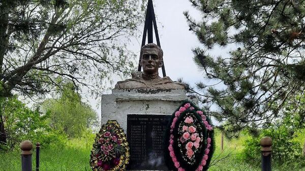 Памятник павшим в Великой Отечественной войне в селе Цнелис - Sputnik Южная Осетия