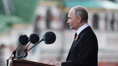 Президент РФ В. Путин и иностранные лидеры на военном параде в честь 80-летия Победы
