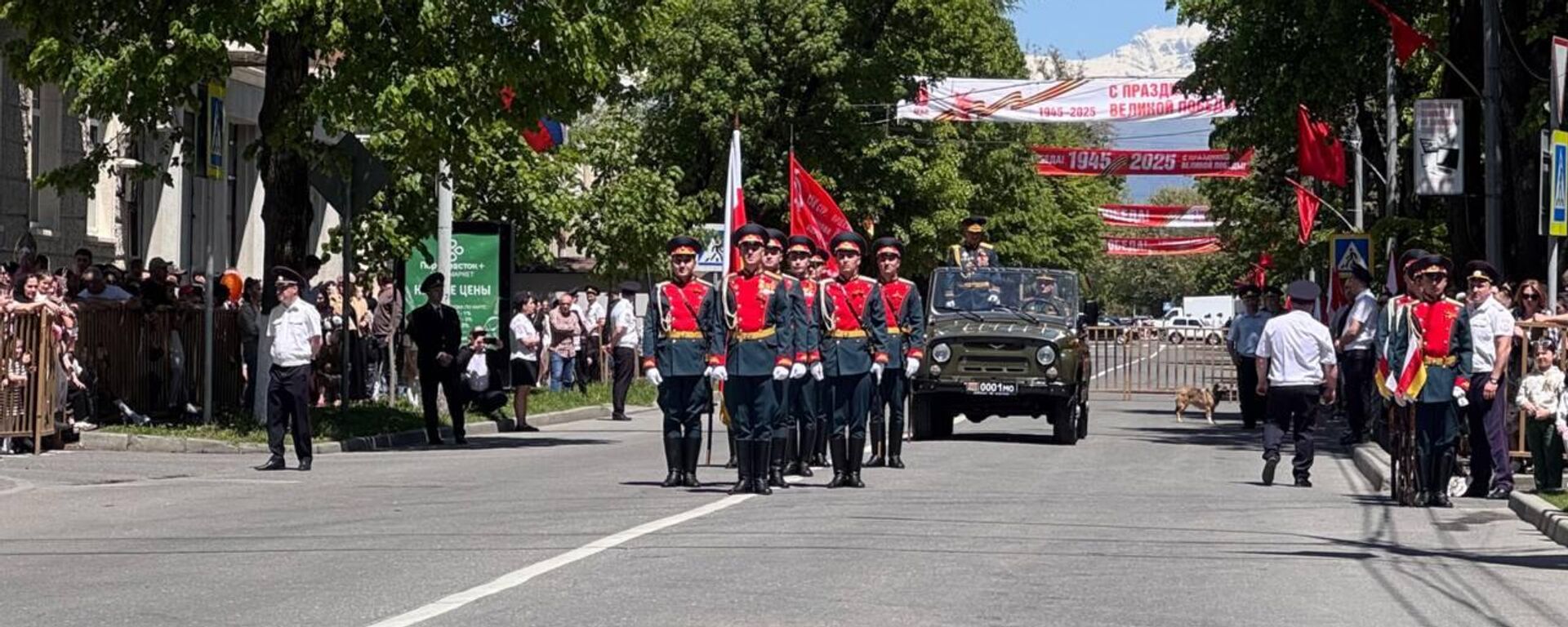 Военный парад в Цхинвале в честь 80-летия победы в Великой Отечественной войне  - Sputnik Южная Осетия, 1920, 09.05.2025