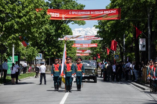 Военный парад в Цхинвале в честь 80-летия Победы в Великой Отечественной войне - Sputnik Южная Осетия