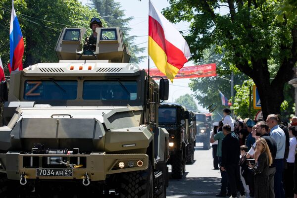 Военный парад в Цхинвале в честь 80-летия Победы в Великой Отечественной войне - Sputnik Южная Осетия