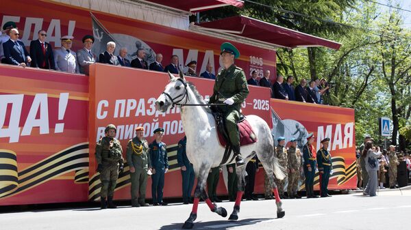 Военный парад в Цхинвале в честь 80-летия победы в Великой Отечественной войне  - Sputnik Южная Осетия