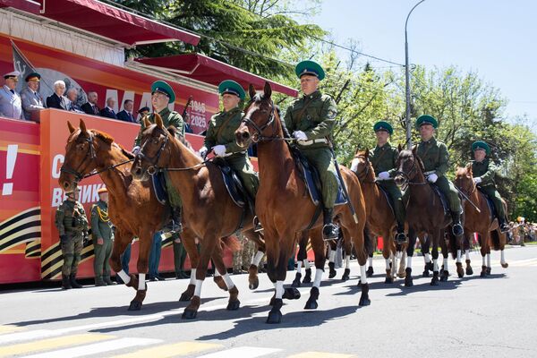 Военный парад в Цхинвале в честь 80-летия Победы в Великой Отечественной войне - Sputnik Южная Осетия