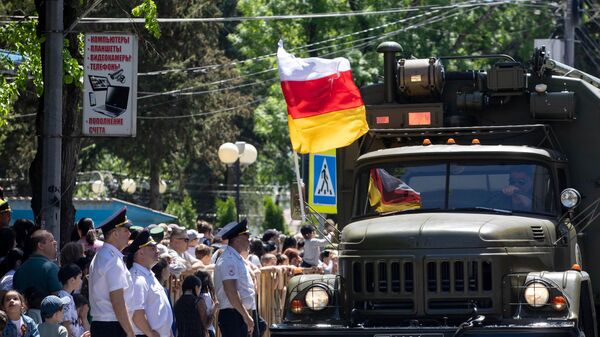 Военный парад в Цхинвале в честь 80-летия победы в Великой Отечественной войне  - Sputnik Южная Осетия