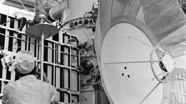 Советская автоматическая станция Венера-8 во время сборки в монтажно-испытательном цехе - Sputnik Южная Осетия