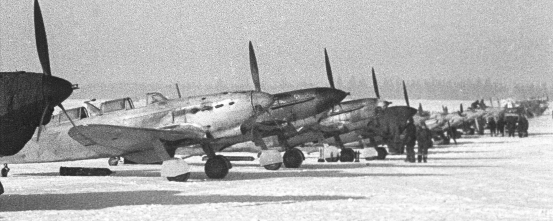 Советские истребители перед вылетом на боевое задание. Архивное фото  - Sputnik Южная Осетия, 1920, 11.05.2025