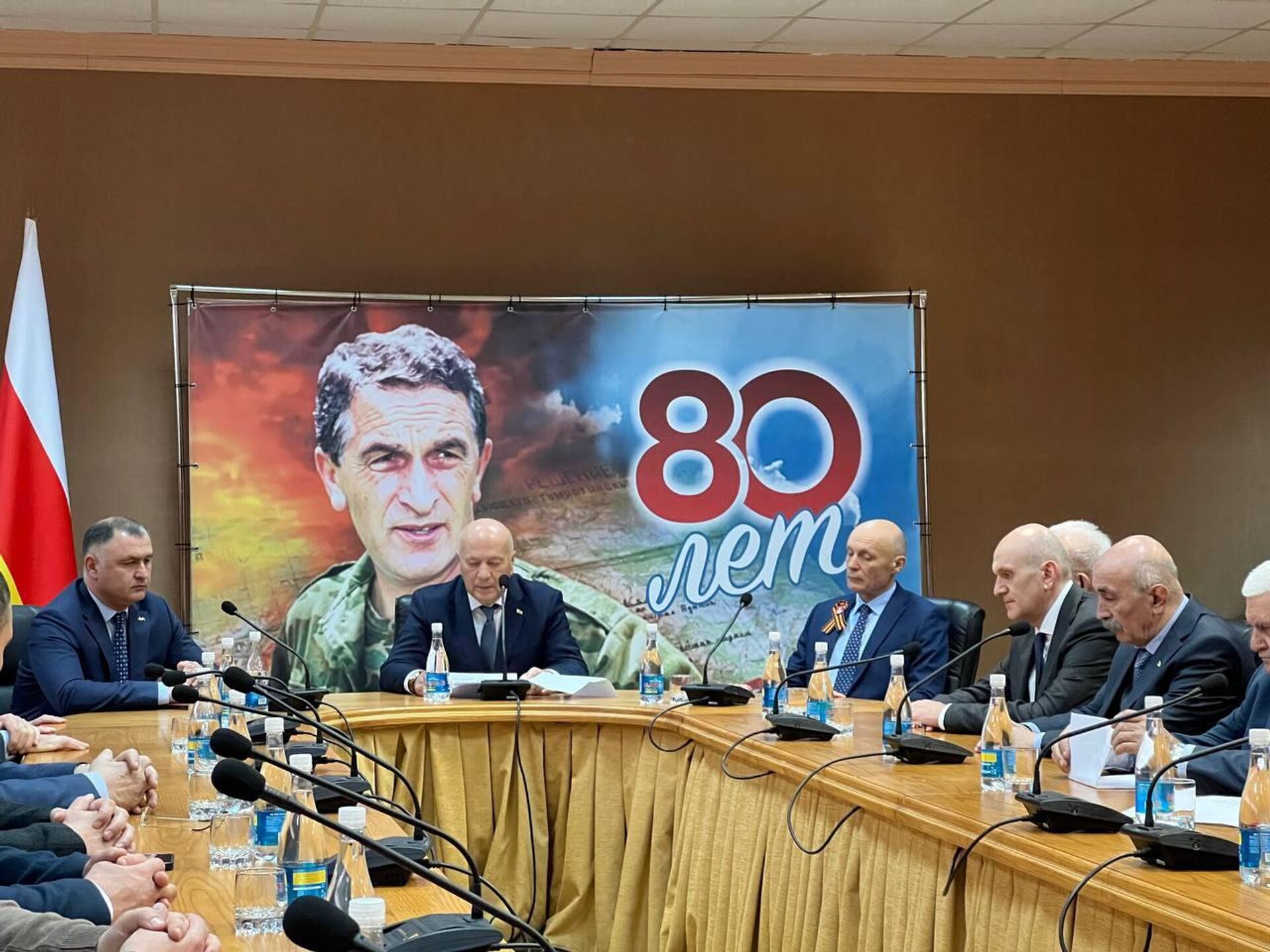 Торжественное собрание в Цхинвале, посвященное 80-летию Владислава Ардзинба Торжественное собрание в Цхинвале, посвященное 80-летию Владислава Ардзинба - Sputnik Южная Осетия, 1920, 14.05.2025