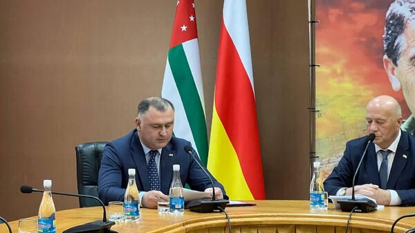 Абхазы фыццаг президент Владислав Ардзинбайы 80 азы юбилейы цытæн бæрæгбонон æмбырд - Sputnik Хуссар Ирыстон
