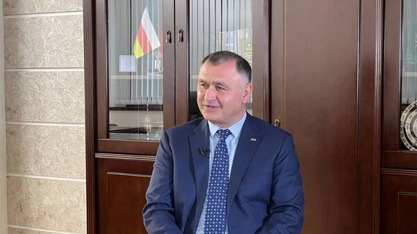 Президент Южной Осетии об итогах поездки в Москву на празднование 80-летия Победы - Sputnik Южная Осетия