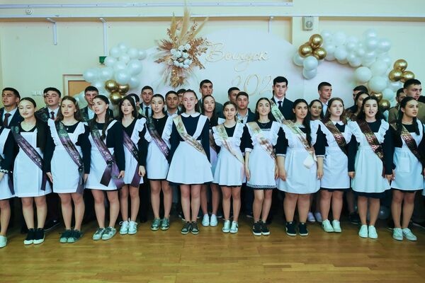 Последний звонок в СОШ №1 г. Цхинвал Последний звонок в СОШ №1 г. Цхинвал - Sputnik Южная Осетия