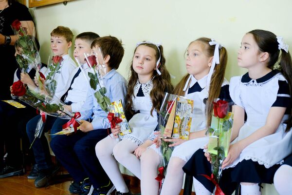 Последний звонок в СОШ №9 г. Цхинвал Последний звонок в СОШ №9 г. Цхинвал - Sputnik Южная Осетия