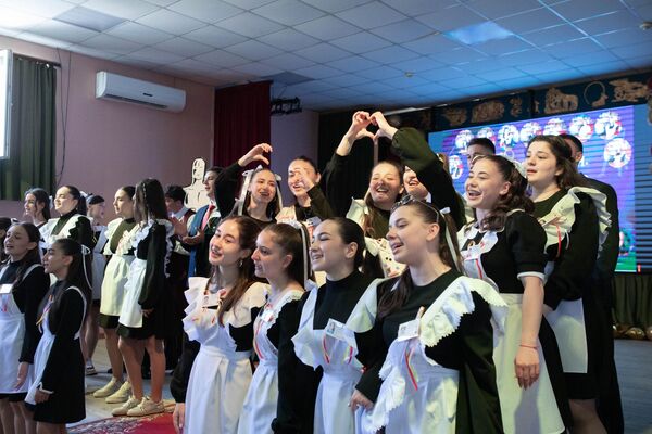 Последний звонок в государственном лицее искусств г. Цхинвал Последний звонок в государственном лицее искусств г. Цхинвал - Sputnik Южная Осетия