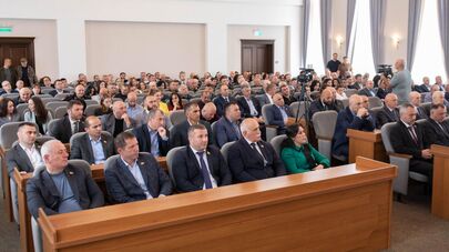 Торжественное собрание в честь 33-й годовщины принятия Акта о провозглашении независимости Южной Осетии